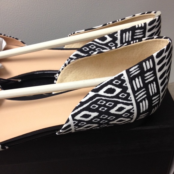 Sold Julianne Hough for Sole Society flat Shoes - Picture 3 of 4