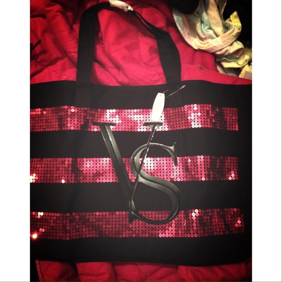 Victoria's Secret Accessories - BRAND NEW VICTORIA'S SECRET SEQUIN TOTE✨