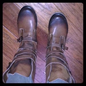 Steve Madden combat boots size 9