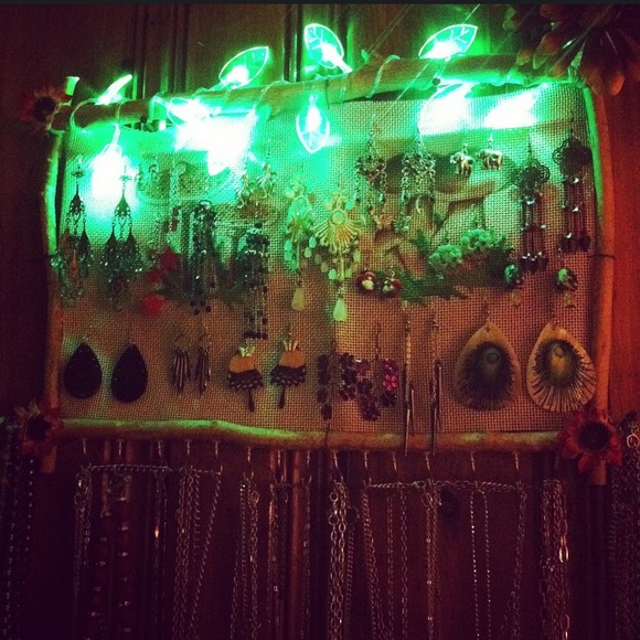 Sooo THANKFUL FOR MY HANDMADE JEWELRY HOLDER!
