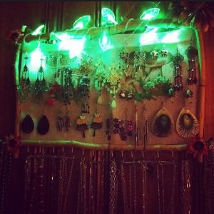Sooo THANKFUL FOR MY HANDMADE JEWELRY HOLDER!