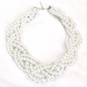 🎉NYE SALE🎉Intertwined Pearl Necklace