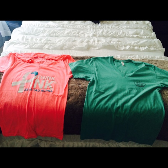 Zeta Tau Alpha v neck bundle