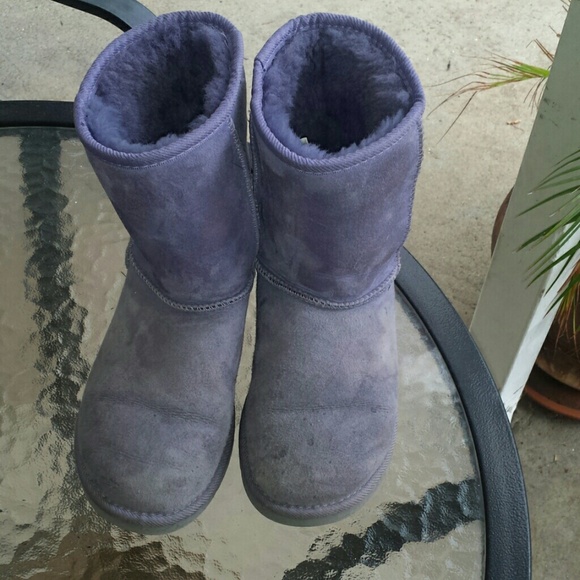 Size 5 Authenic Lilac short UGG BOOTS