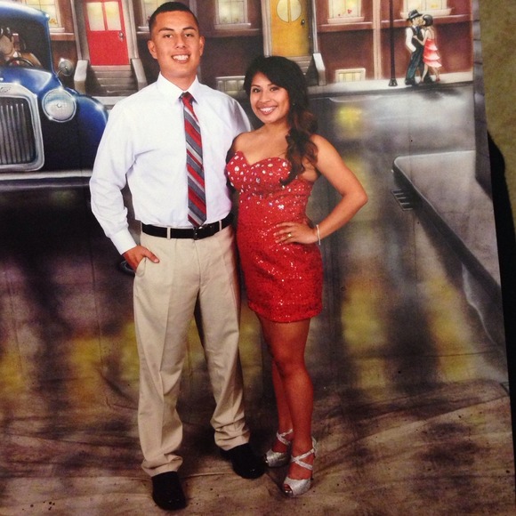 Red sequence dress - Picture 3 of 3