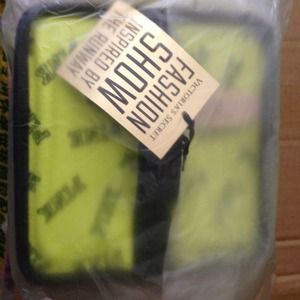 🚫Sold on eBay🚫Victoria's Secret Pink Makeup Bag