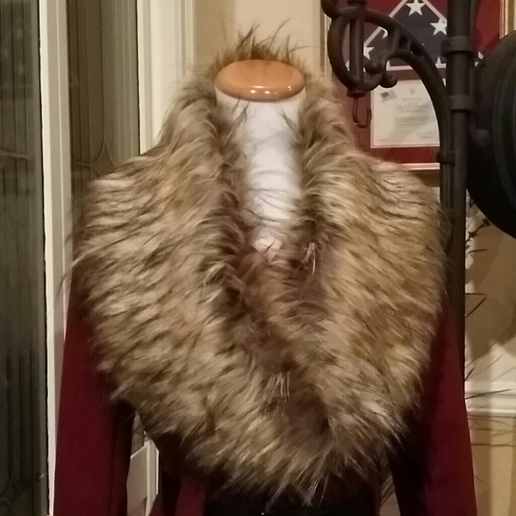 Accessories - Faux Fur Collar/Scarf