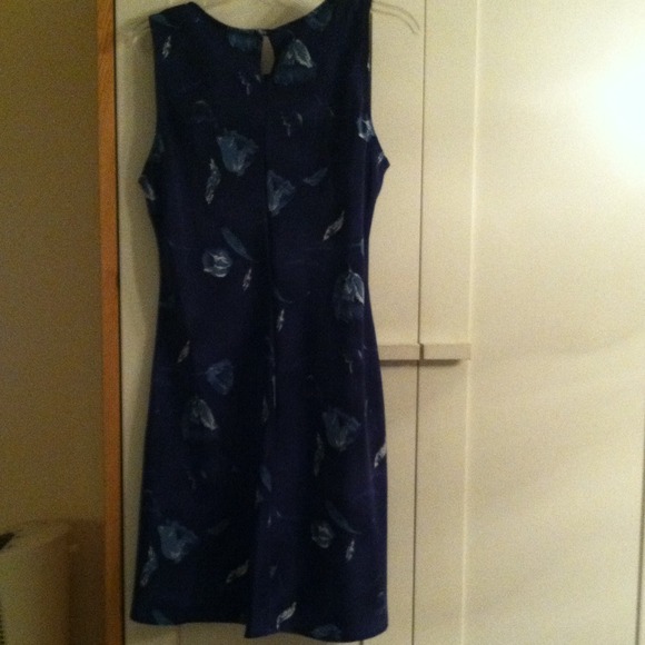 Dress - Picture 3 of 3