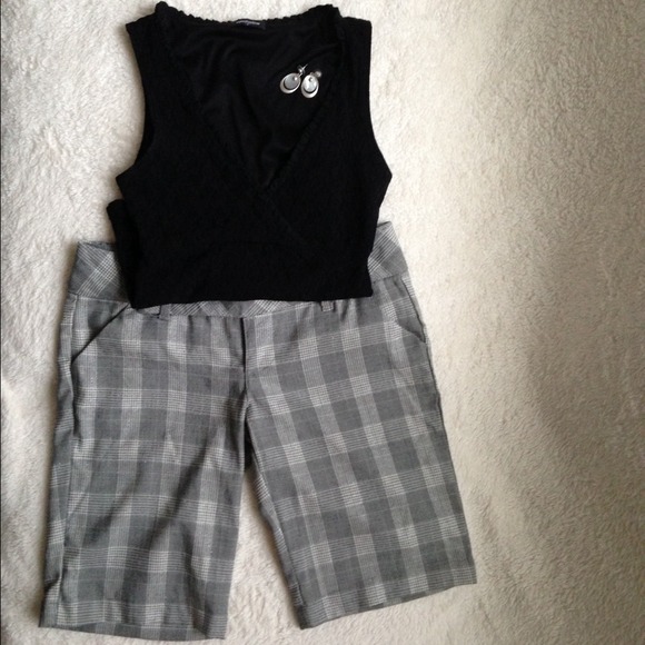 DONATING - l.e.i. shorts - Picture 2 of 4