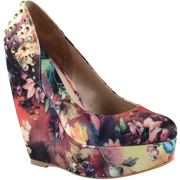 Studded Floral Genuine Leather Wedges Sz 6