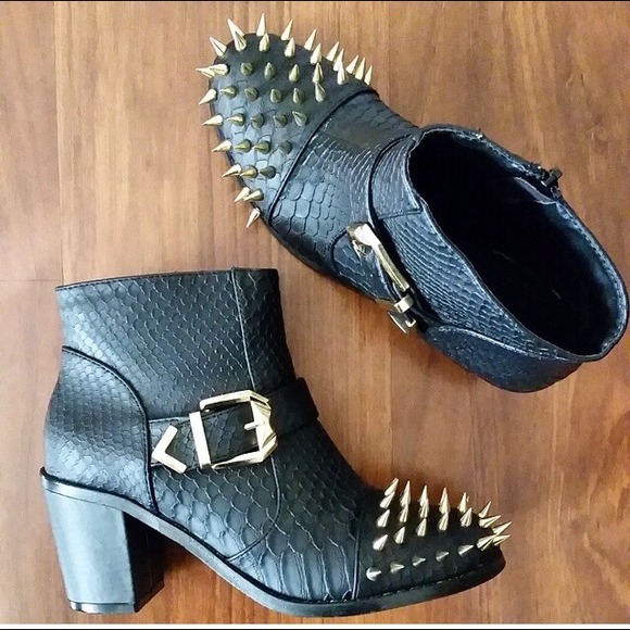 Used once  spike booties
