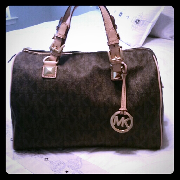 MK Grayson