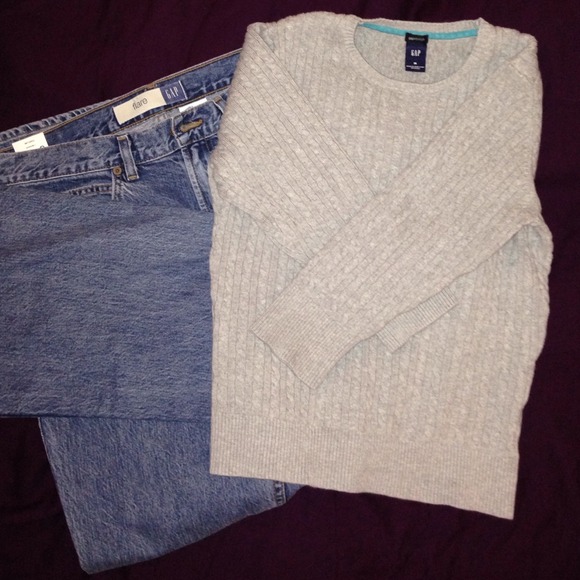 Grey Gap cable knit sweater