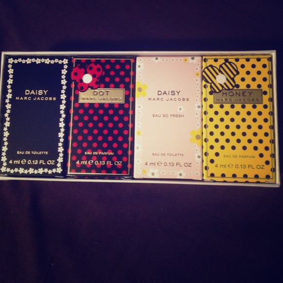 *NEW* Marc Jacobs perfume kit