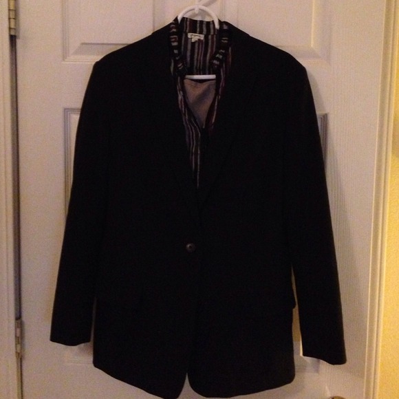 Black "boyfriend" blazer