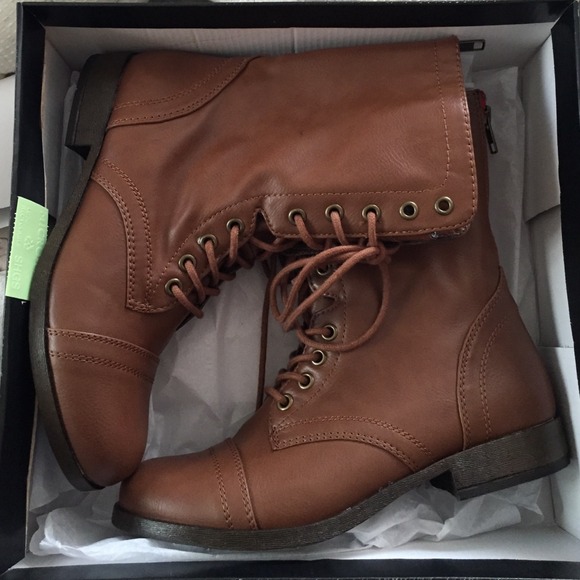Shoes - Boots