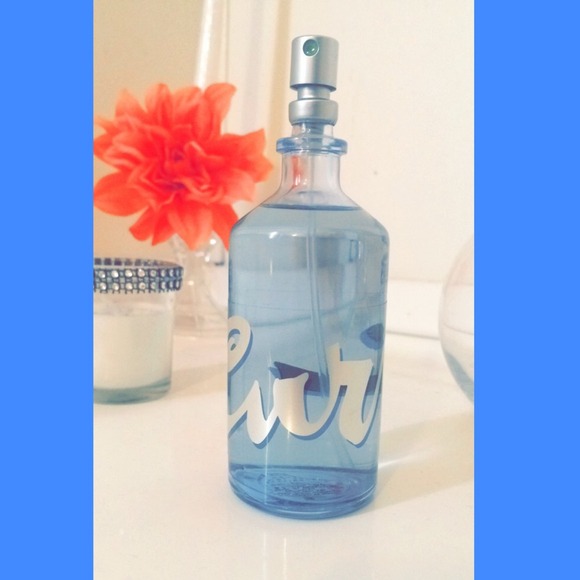 ‼️ON HOLD‼️Curve Perfume 💕