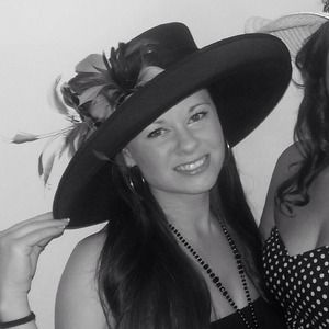 Kentucky Derby black hat. Beautiful!!