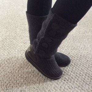 Grey/gray knitted uggs