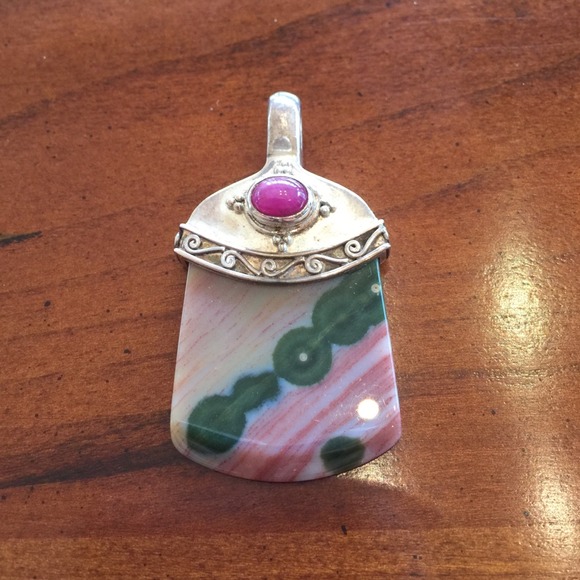 Sterling, agate and ruby pendant