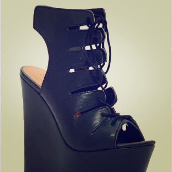 Nasty Gal Shoe Cult Tieg Wedge