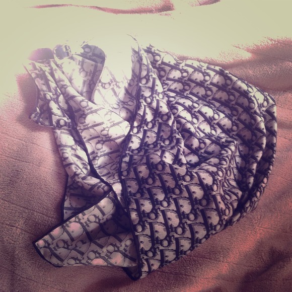 Large silky Dior scarf