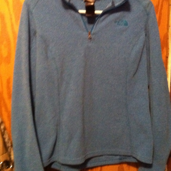 North face pull over