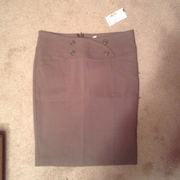 Gray pencil skirt