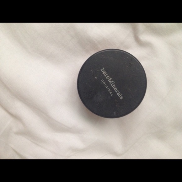 Bare minerals powder foundation