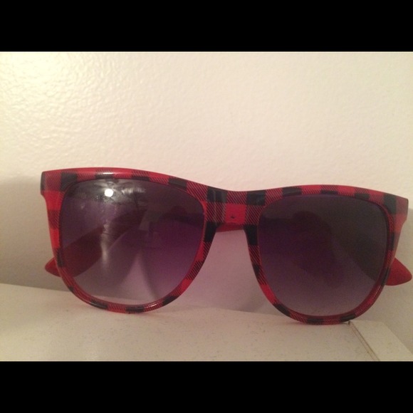 plaid sunglasses👽