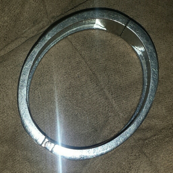 Bangle - Picture 3 of 4