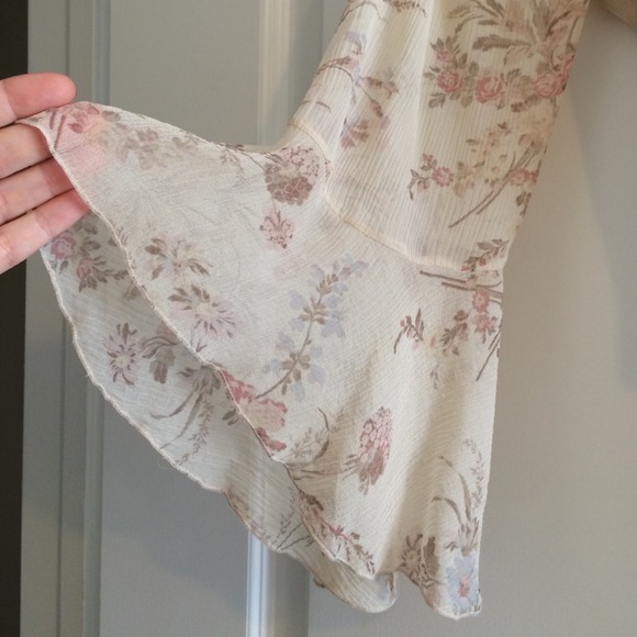 The Limited 100% silk ruffle top - Picture 2 of 4