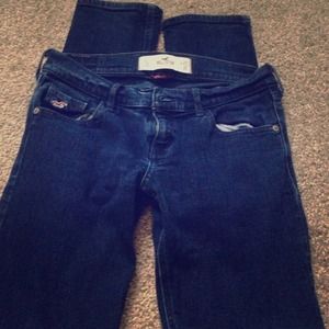 New hollister jeans size 5. Also fits a 4
