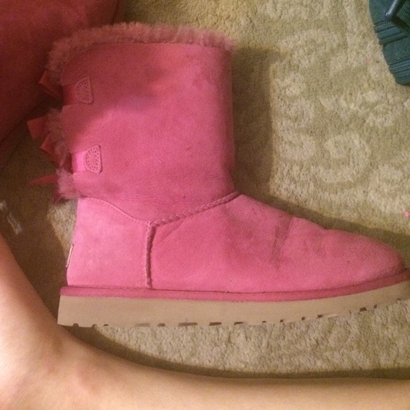 🚫🚫🚫TRADED🚫🚫🚫Salmon Pink Bailey Bow Uggs