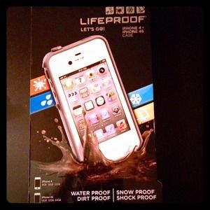 iPhone 4 & 4s LifeProof case