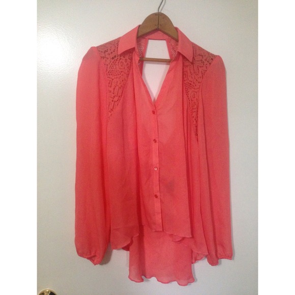 SOLD 🚫🚫🚫 Sheer Coral Open Back Button Up Blouse