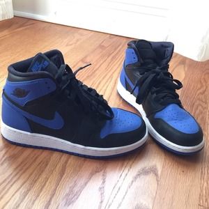 AIR JORDAN 1 RETRO ROYAL BLUES