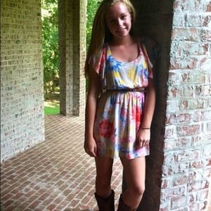 Floral print dress with belt