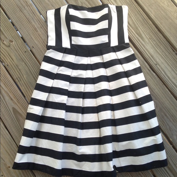 Black & White strapless 50's style cocktail dress