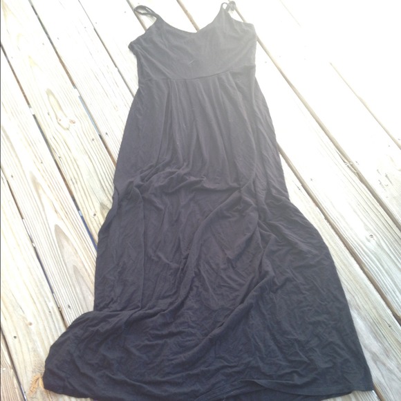 Black criss cross back strapless maxi dress