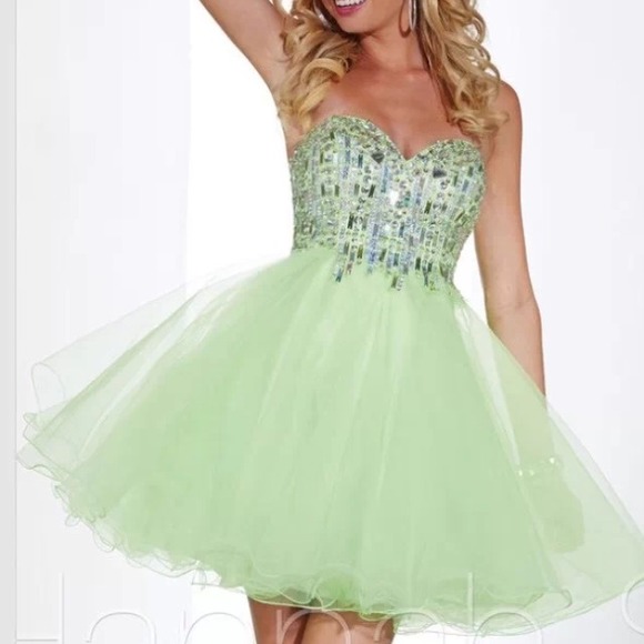 LOOK AT PICS | BEAUTIFUL SHORT PROM DRESS😍 - Picture 1 of 4