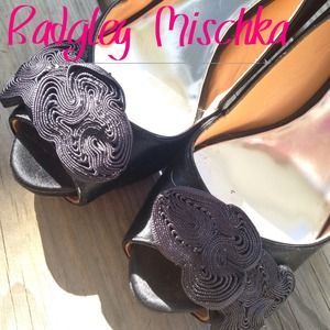 Badgley Mischka black heels