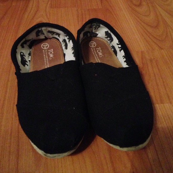 Black Toms - Picture 1 of 3