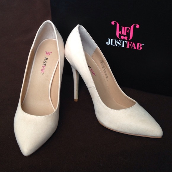 JustFab Shoes - New Nude Suede Pumps