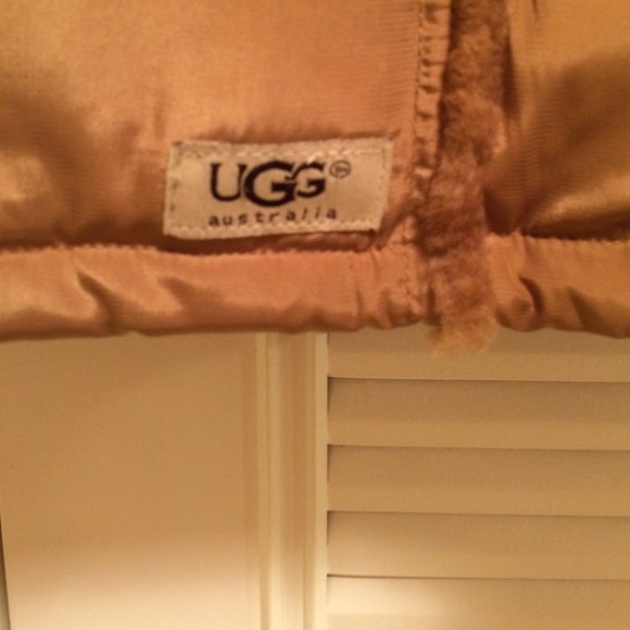 Authentic UGG jacket. - Picture 2 of 4
