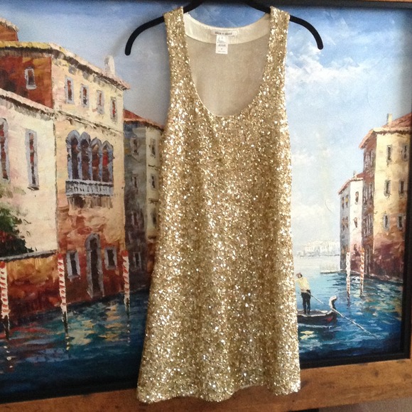 Alice + Olivia Dresses & Skirts - 👗Alice+Olivia adorable sequence dress❤️