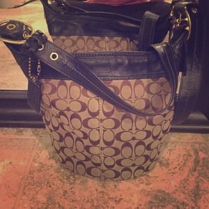Authentic Coach Bleeker signature bucket bag