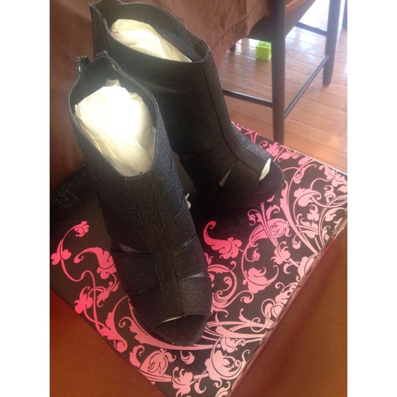 Black glitter shoes!