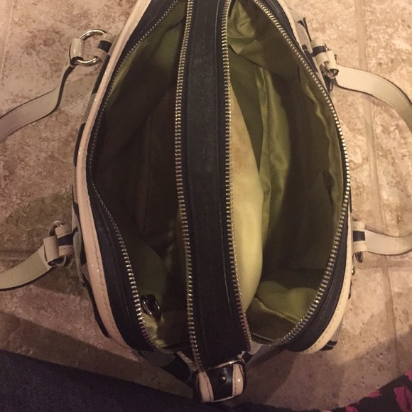 ❌SOLD❌ Authentic Coach signature shoulder bag - Picture 2 of 4