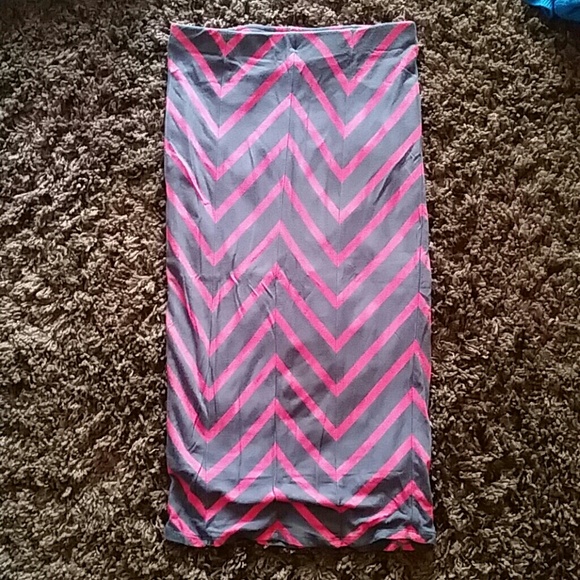 📌ON HOLD📌Rayon, spandex pencil skirt